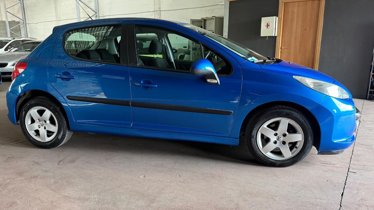 Peugeot 207 1.4 8V 75CV 5p. X Line