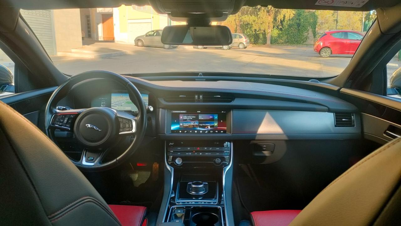 Jaguar XF 2.0 D 180 CV R-Sport