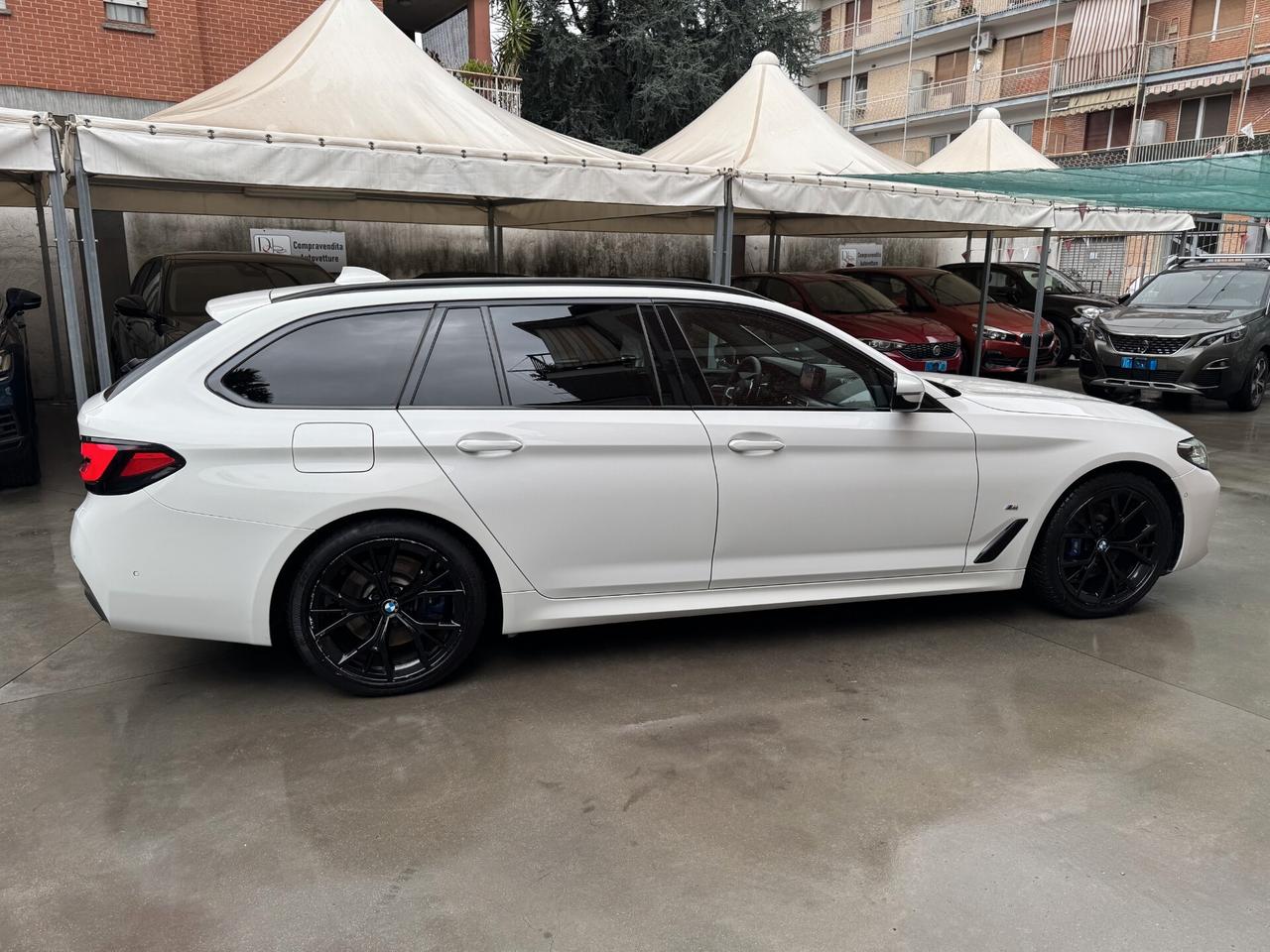 BMW 520 G31d Touring LCI mhev 48V xdrive Msport auto