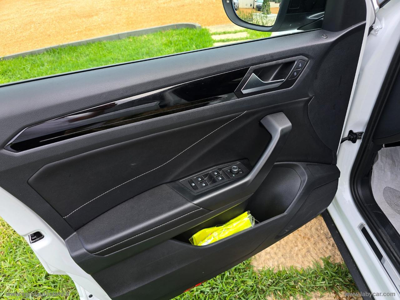 VOLKSWAGEN T-Roc 2.0 TDI SCR R-Line