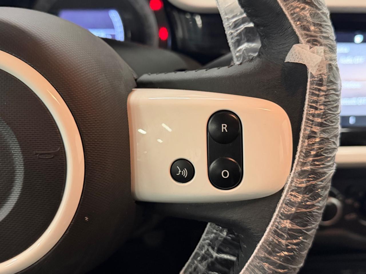 Renault Twingo 65 CV Intens LED NAVIGATORE PELLE FEND UNIPRO