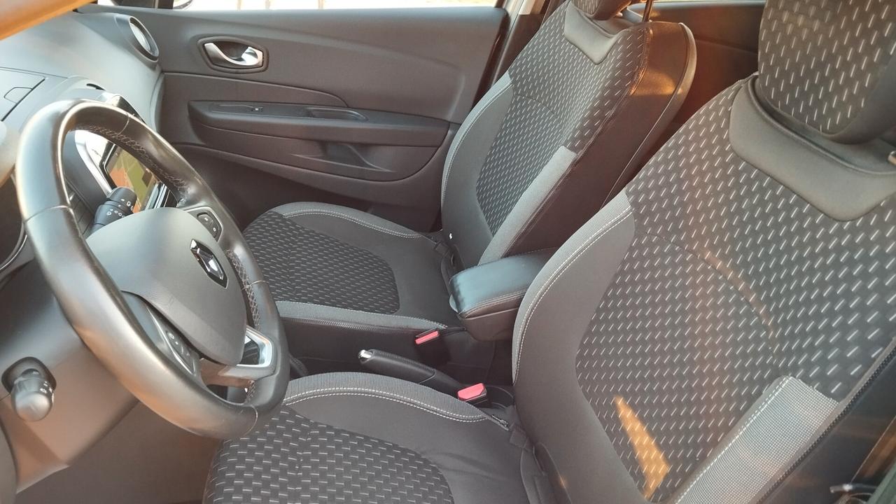 RENAULT CAPTUR 1.5 TDi AUTO-PREZZO PROMO