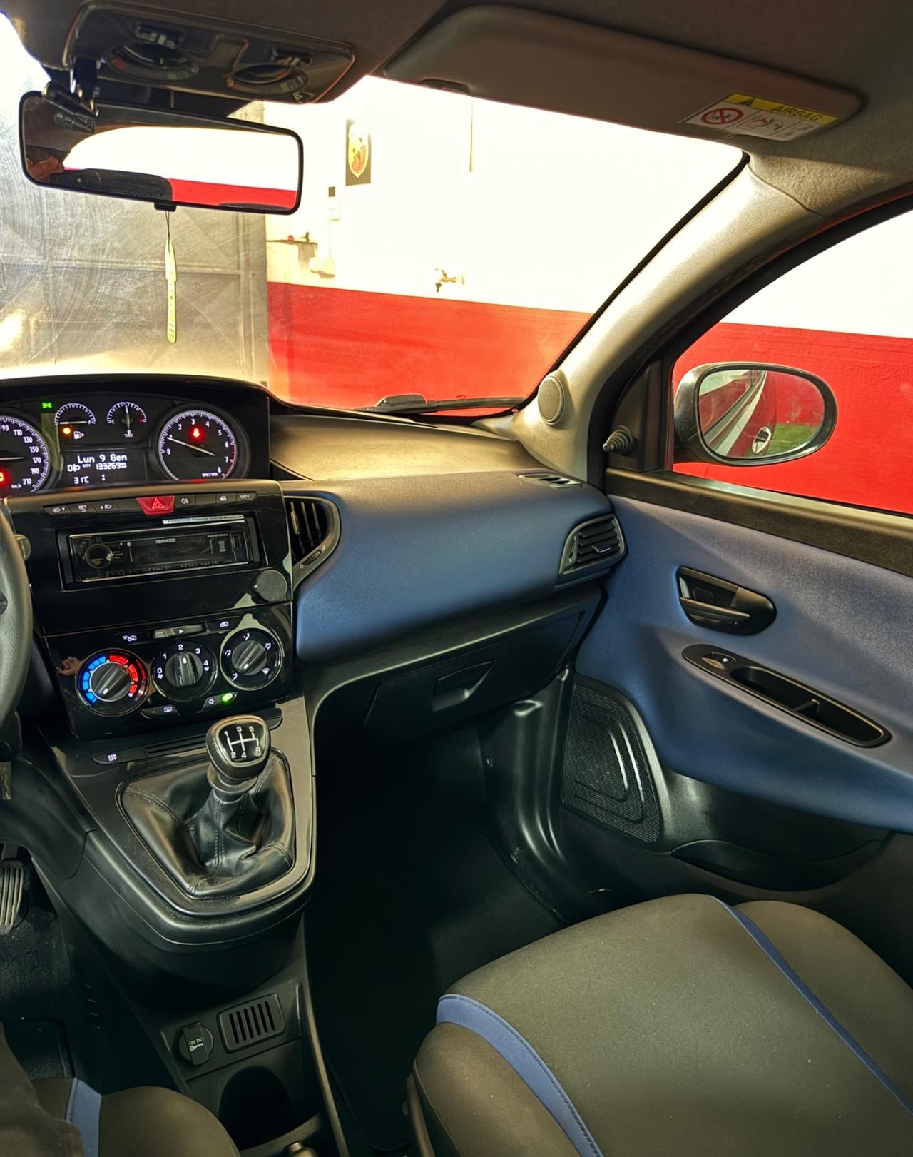Lancia Ypsilon 1.2 69 CV 5 porte 130000 Chilometri