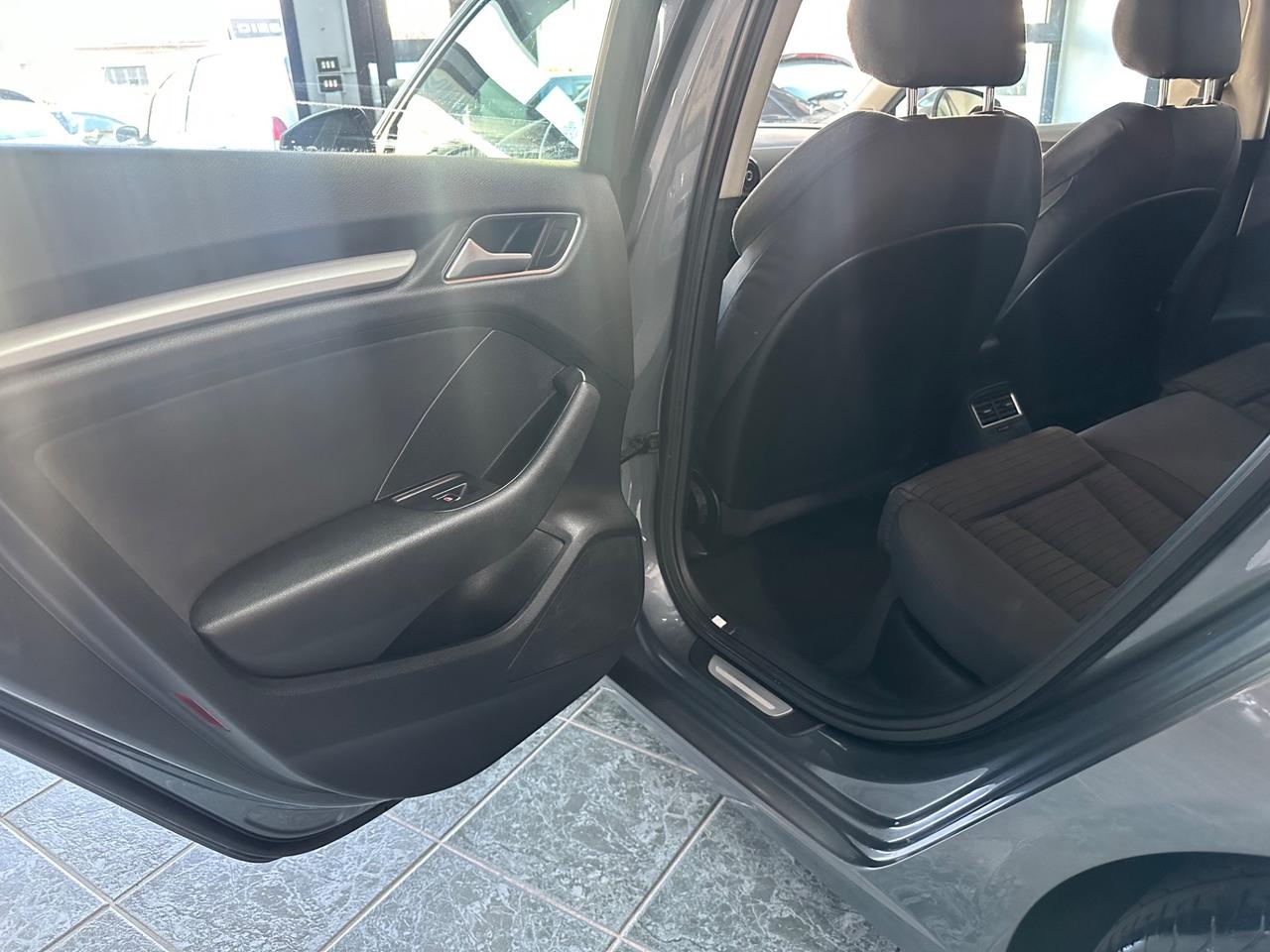 Audi A3 SPB 1.6 TDI clean diesel Ambition