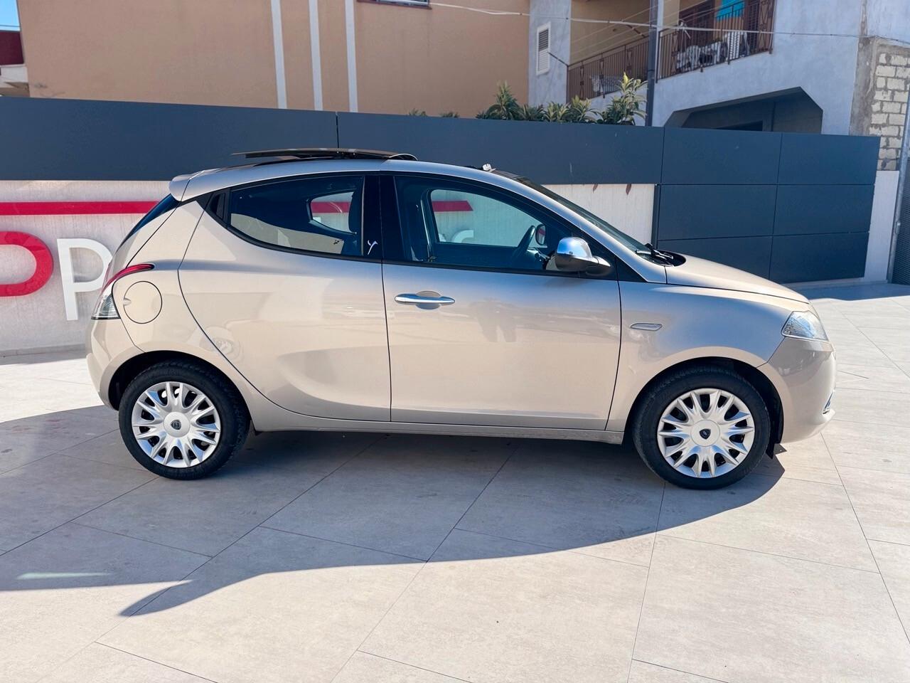 Lancia Ypsilon 0.9 TwinAir 85 CV 5 porte S&S Platinum