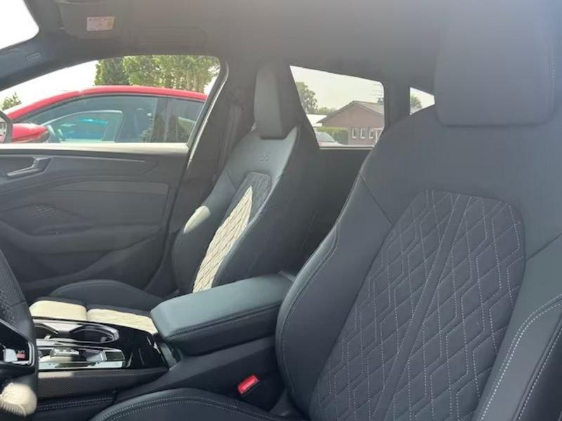 Audi A6 40 TFSI 2.0 S tronic S-Line MATRIX LED TECH PLUS