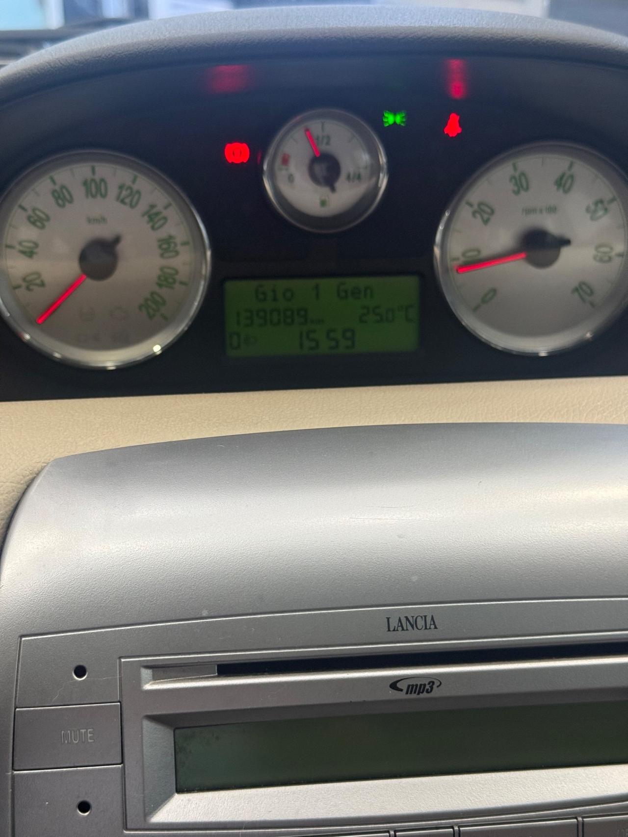 Lancia Ypsilon 1.3 MJT 75 CV Platino