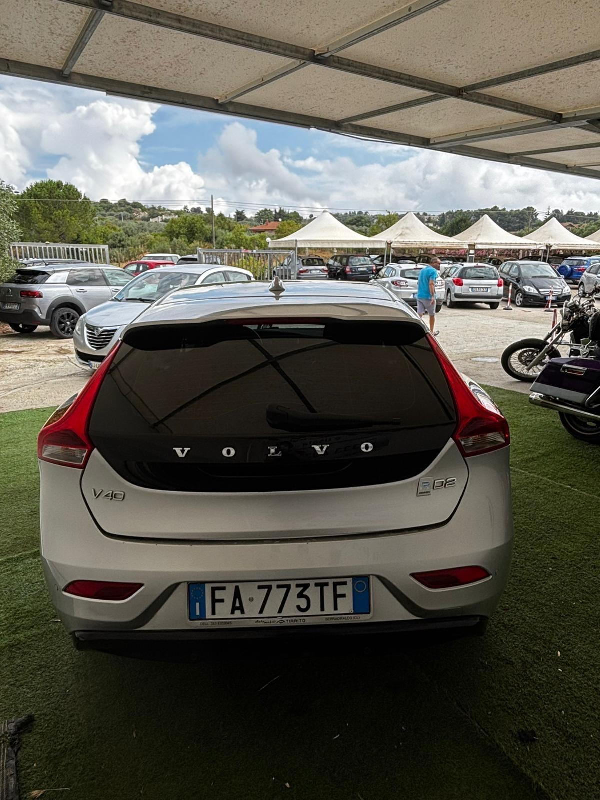 Volvo V40 D2 R-design Momentum