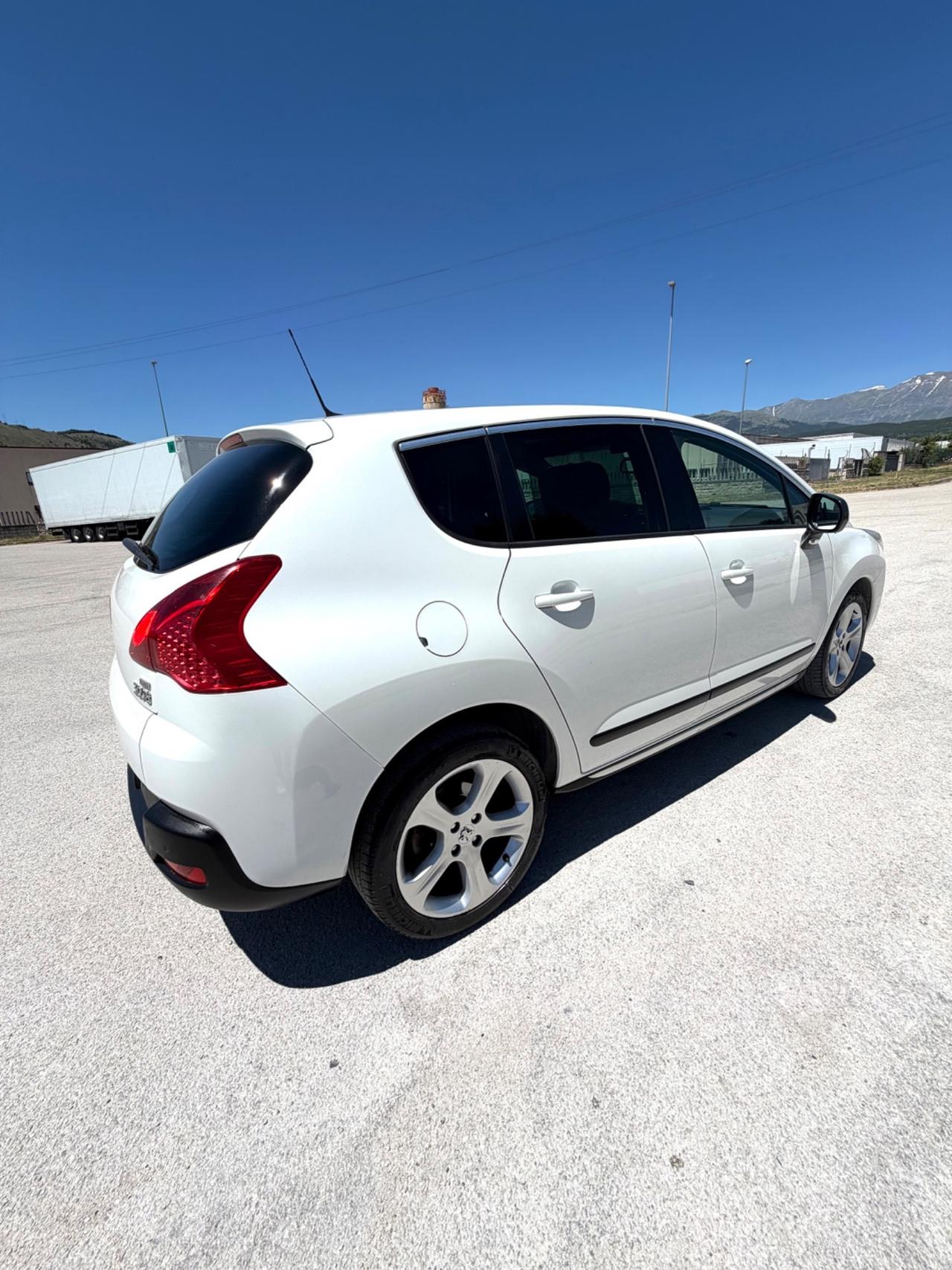 Peugeot 3008 1.6 e-HDi 115CV cambio robotizzato Stop&Start Active