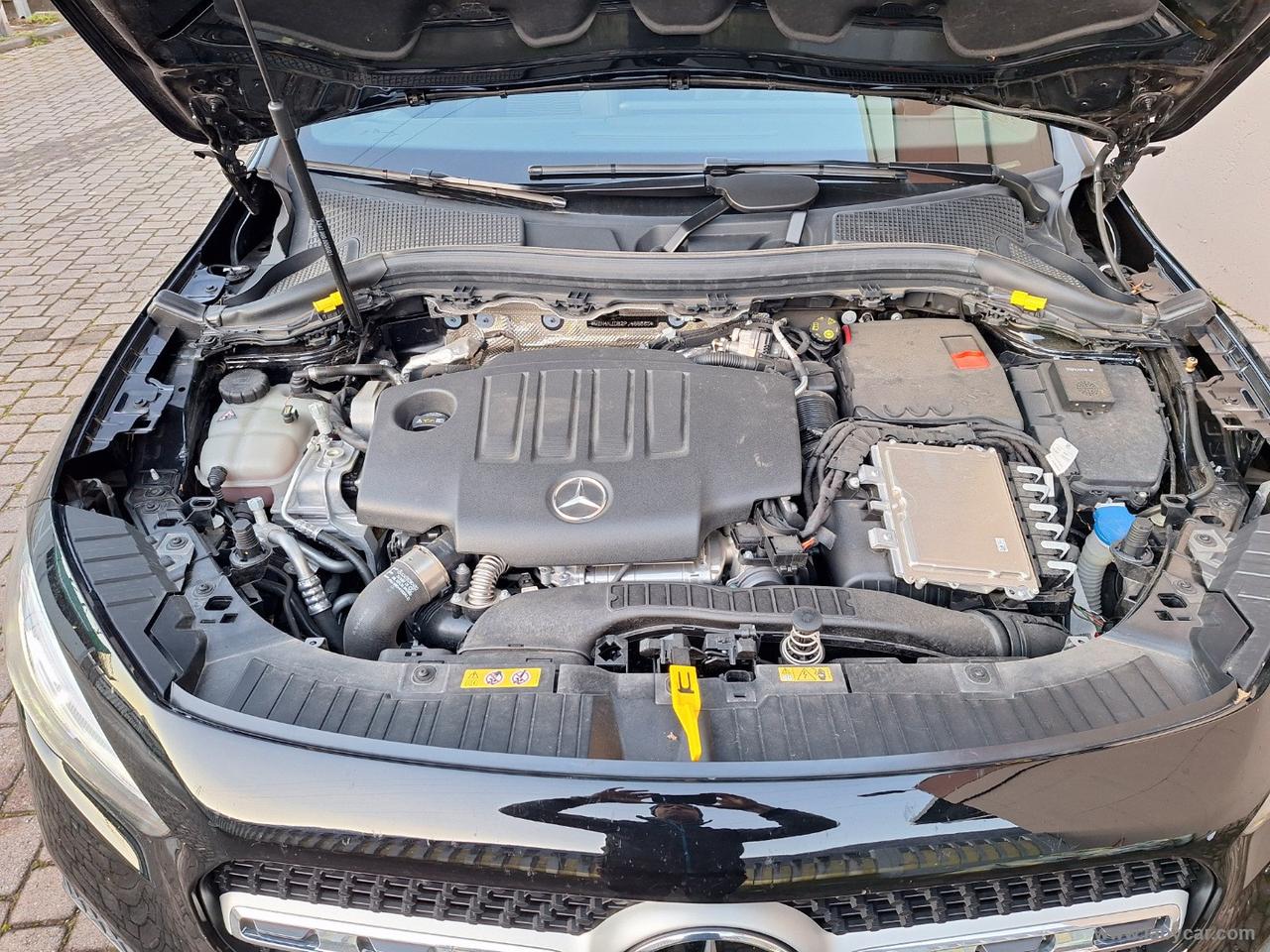 MERCEDES-BENZ GLA 200 d Automatic 4Matic UNICOPROP.