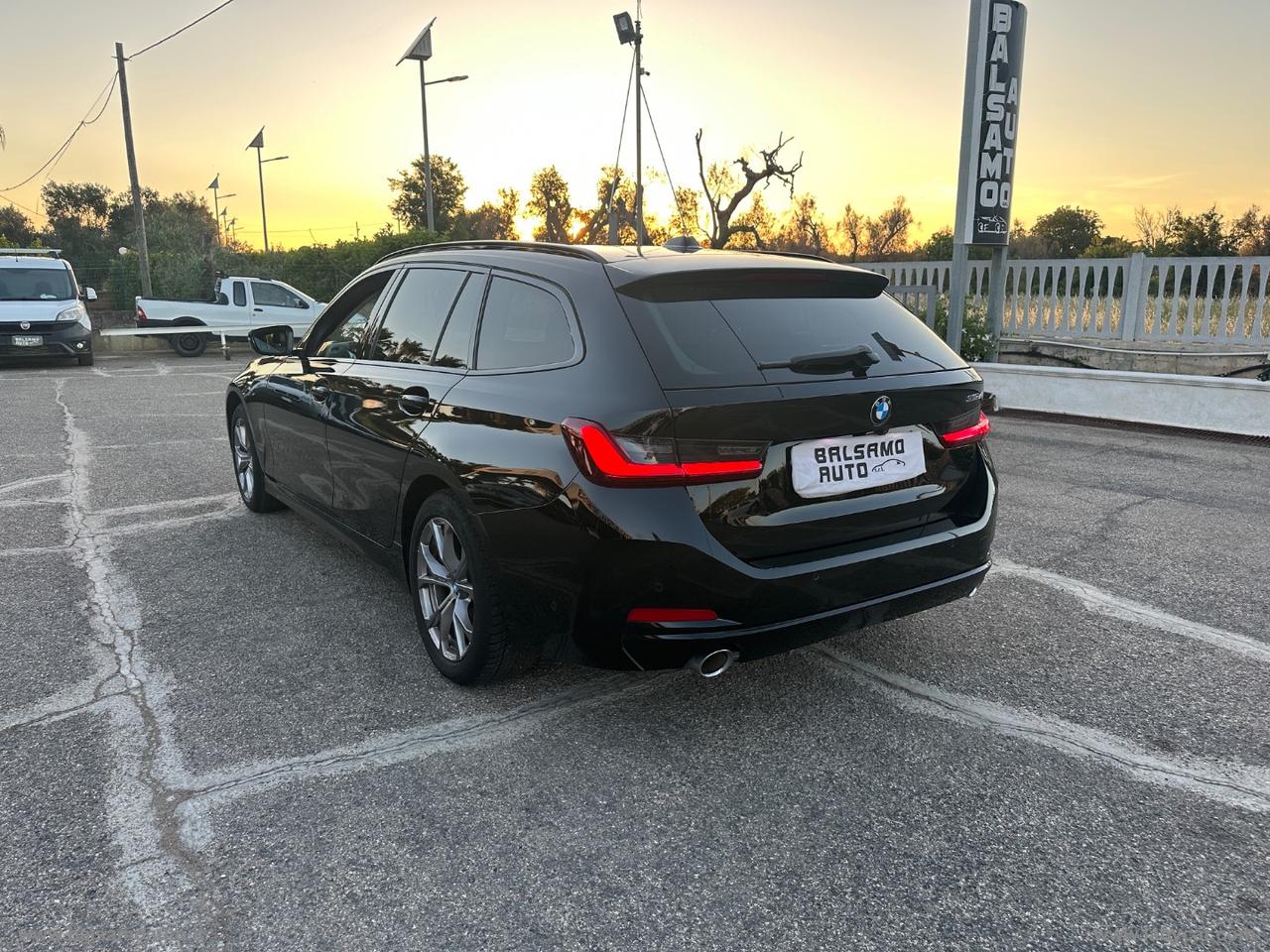 BMW 318d 48V Touring SPORT
