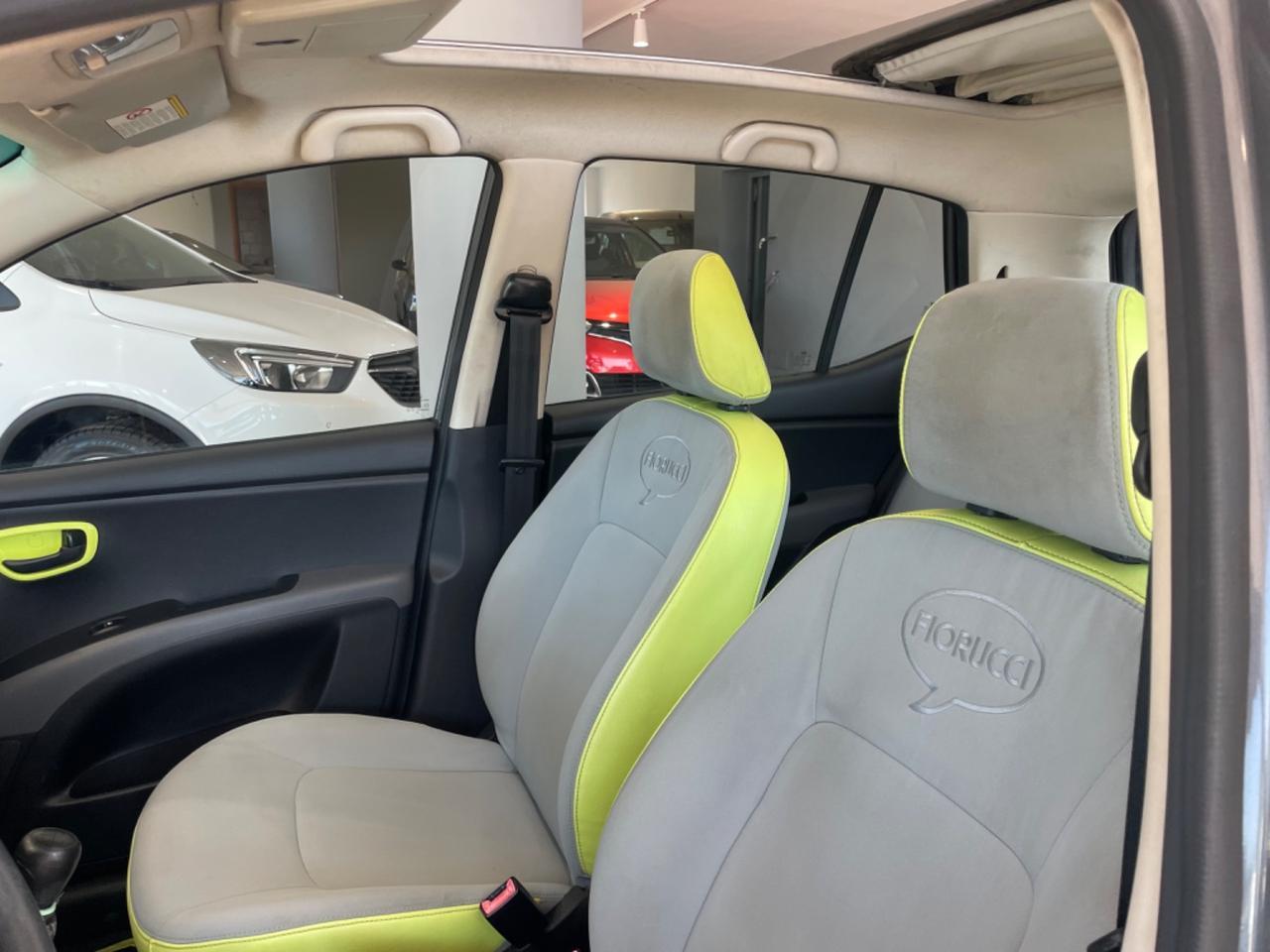 Hyundai i10 1.1 12V Fiorucci Soft Top Cabrio