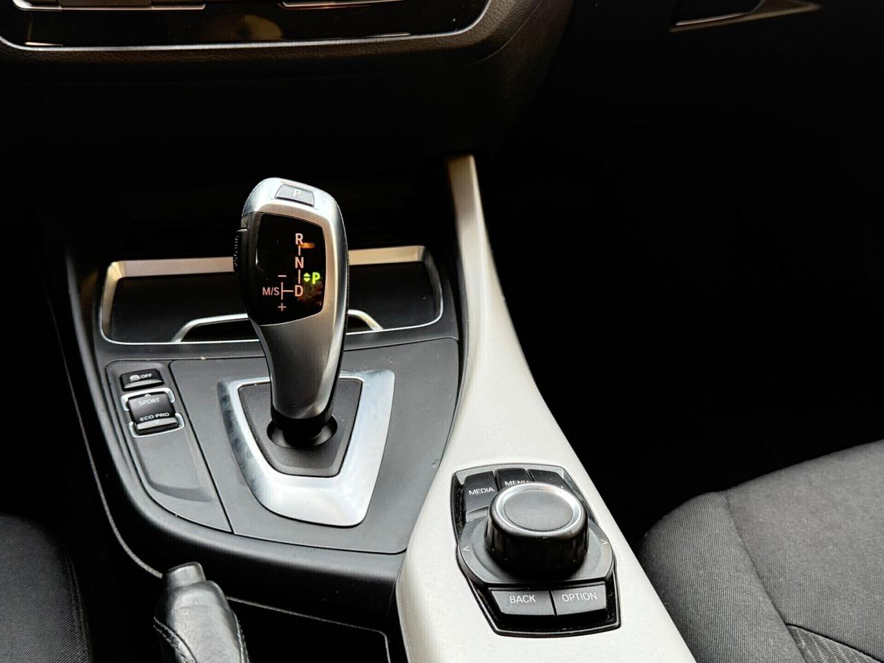 Bmw 118d 5p. Advantage cambio aut.