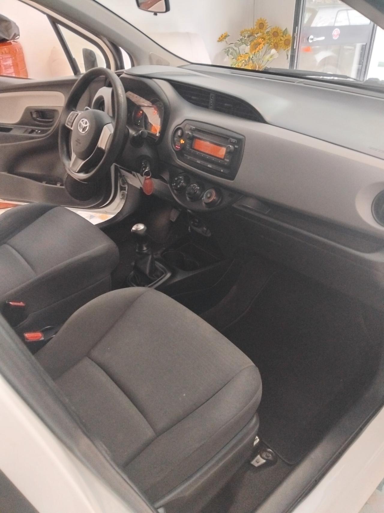 Toyota Yaris 1.0 5 porte Lounge