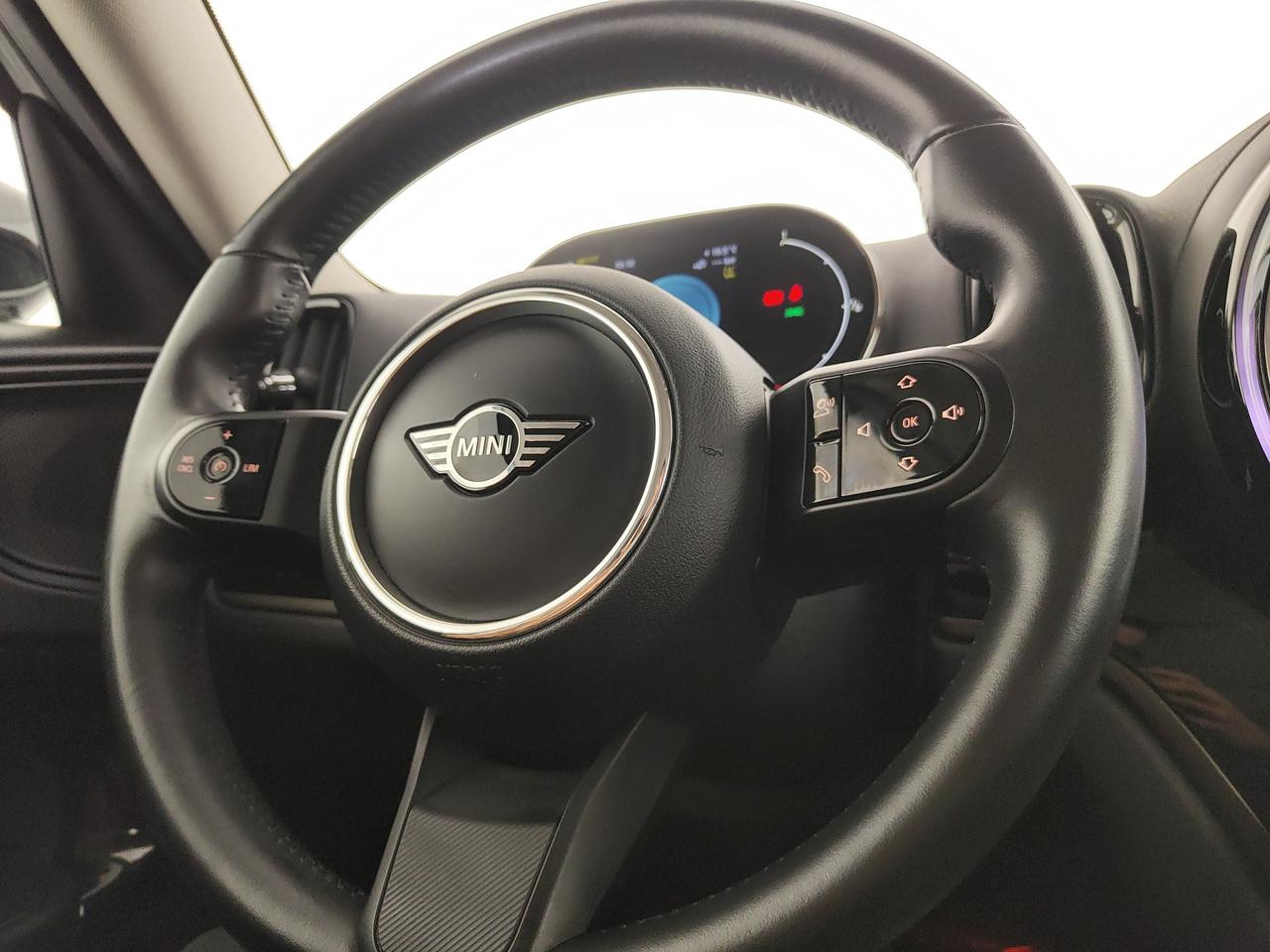 MINI Mini Countryman 1.5 Cooper SE Essential all4 auto
