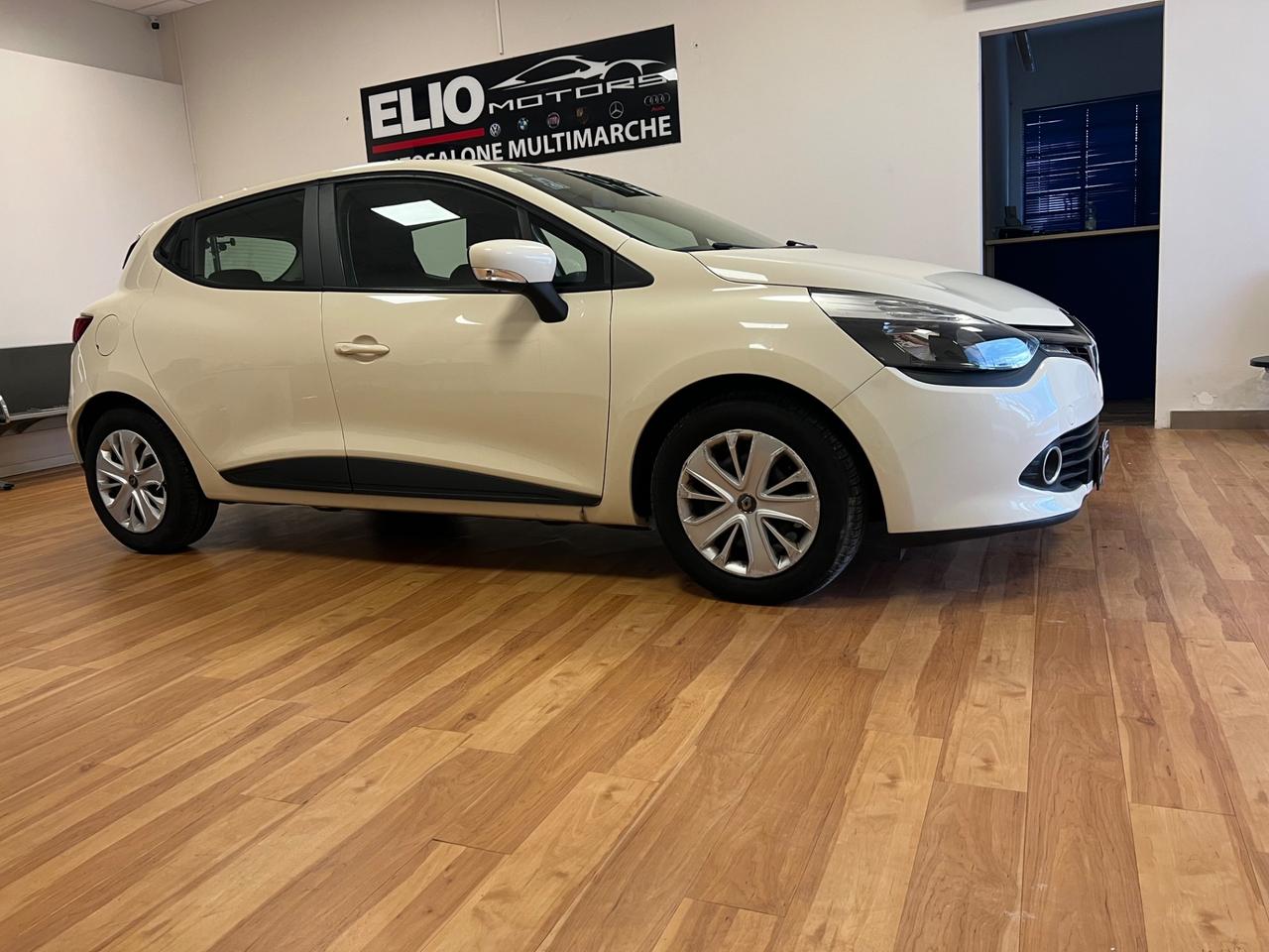 Renault Clio 1.2 75 CV 5 porte Duel