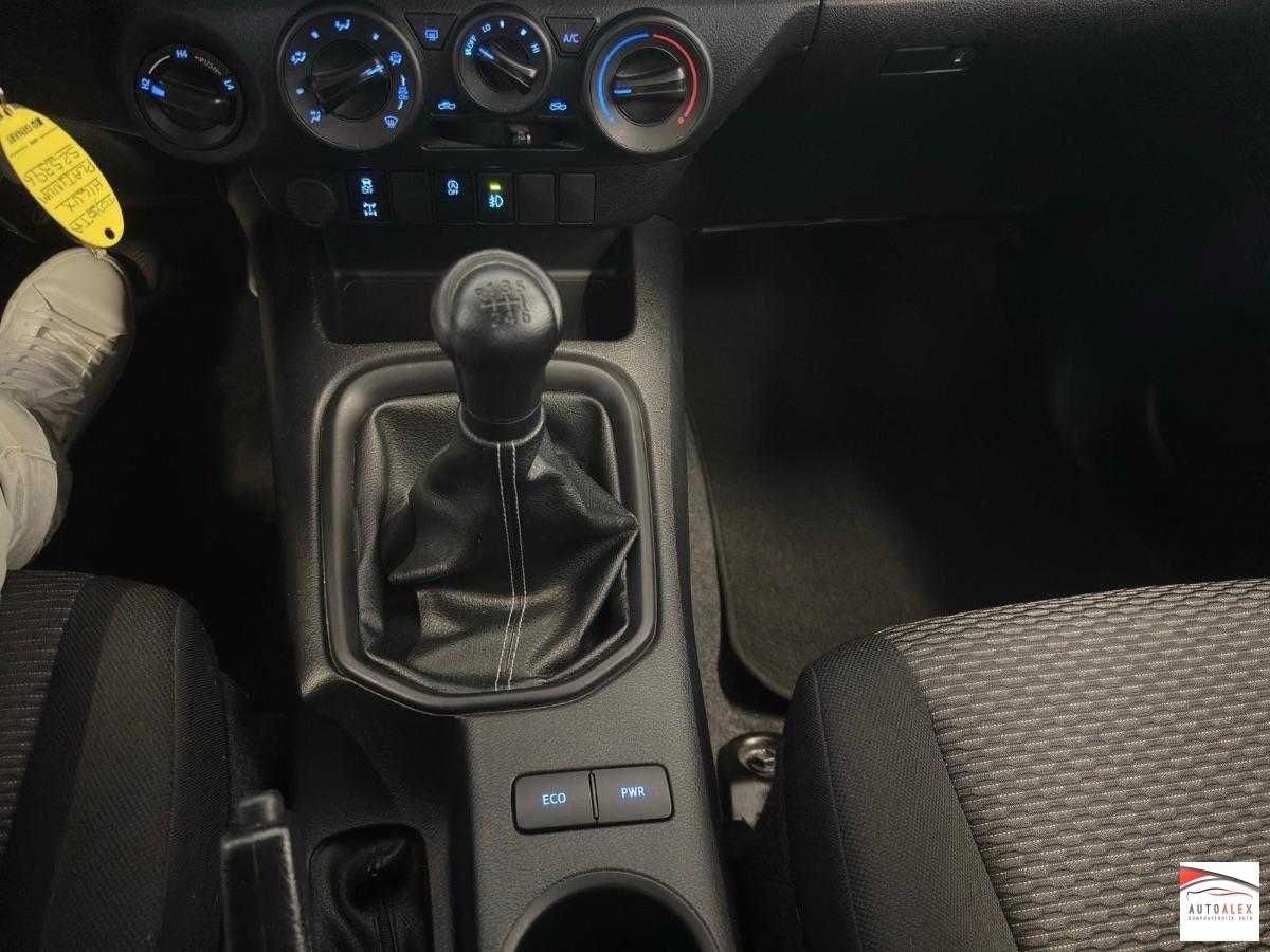 TOYOTA Hilux 2.4 d-4d C&C 4x4 Comfort GANCIO TRAINO