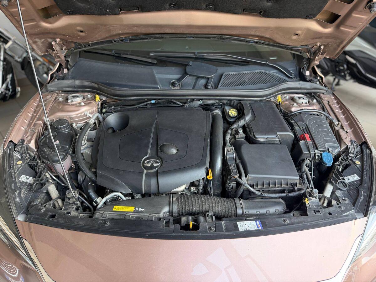 Infiniti Q30 2.2d Premium Tech Gallery White awd 170cv dct