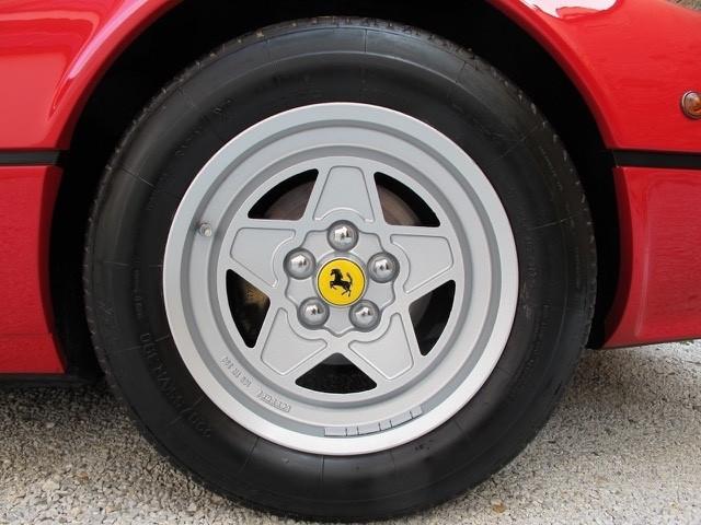 Ferrari 208 V8 CARBURATORI-AUTO RARISSIMA