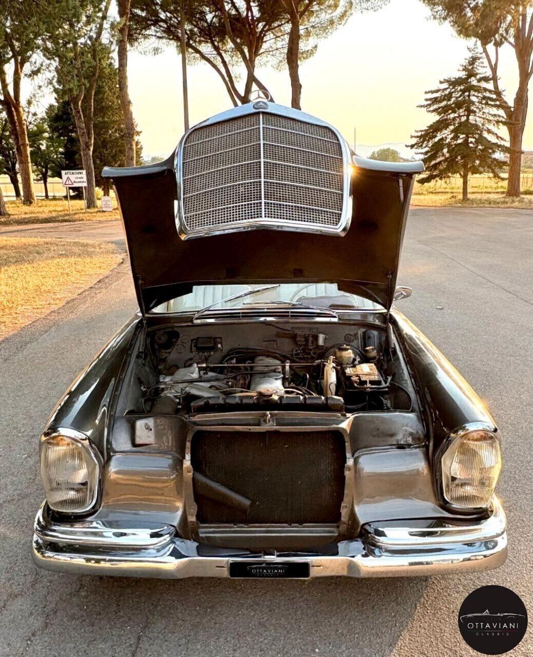 Mercedes W 111 220 se Coupé