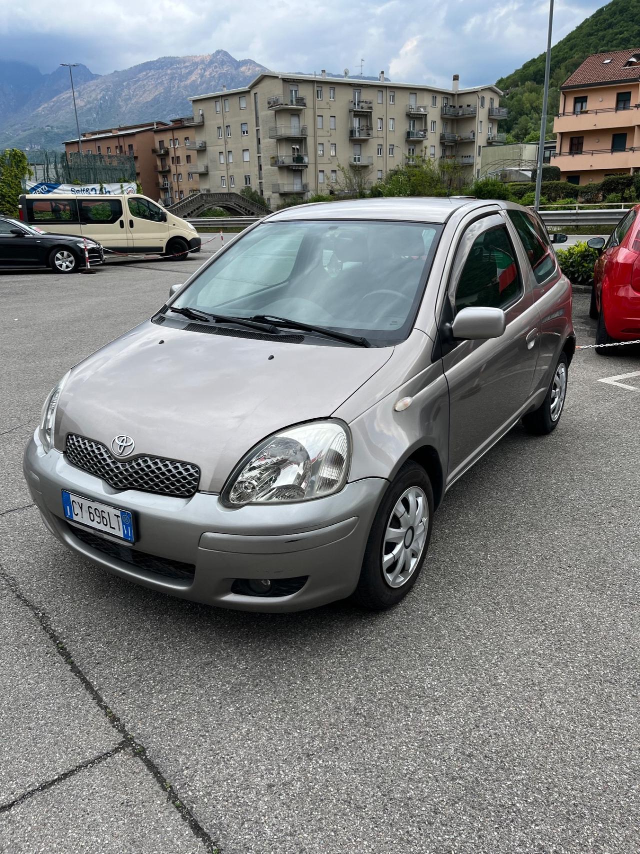 Toyota Yaris 1.0i
