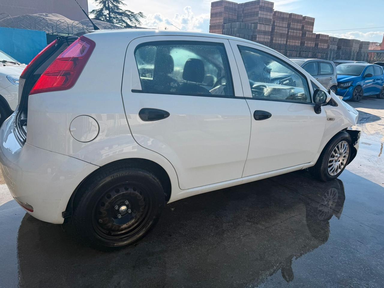Fiat Punto 1.2 incidentato - 2015
