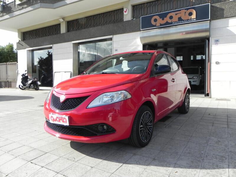 Lancia Ypsilon 1.0 FireFly 5 porte S&S Hybrid Ecochic Gold