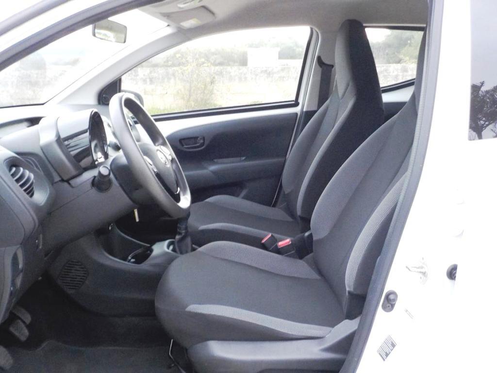 Toyota Aygo Connect 1.0 VVT-i 72 CV 5 porte x-play