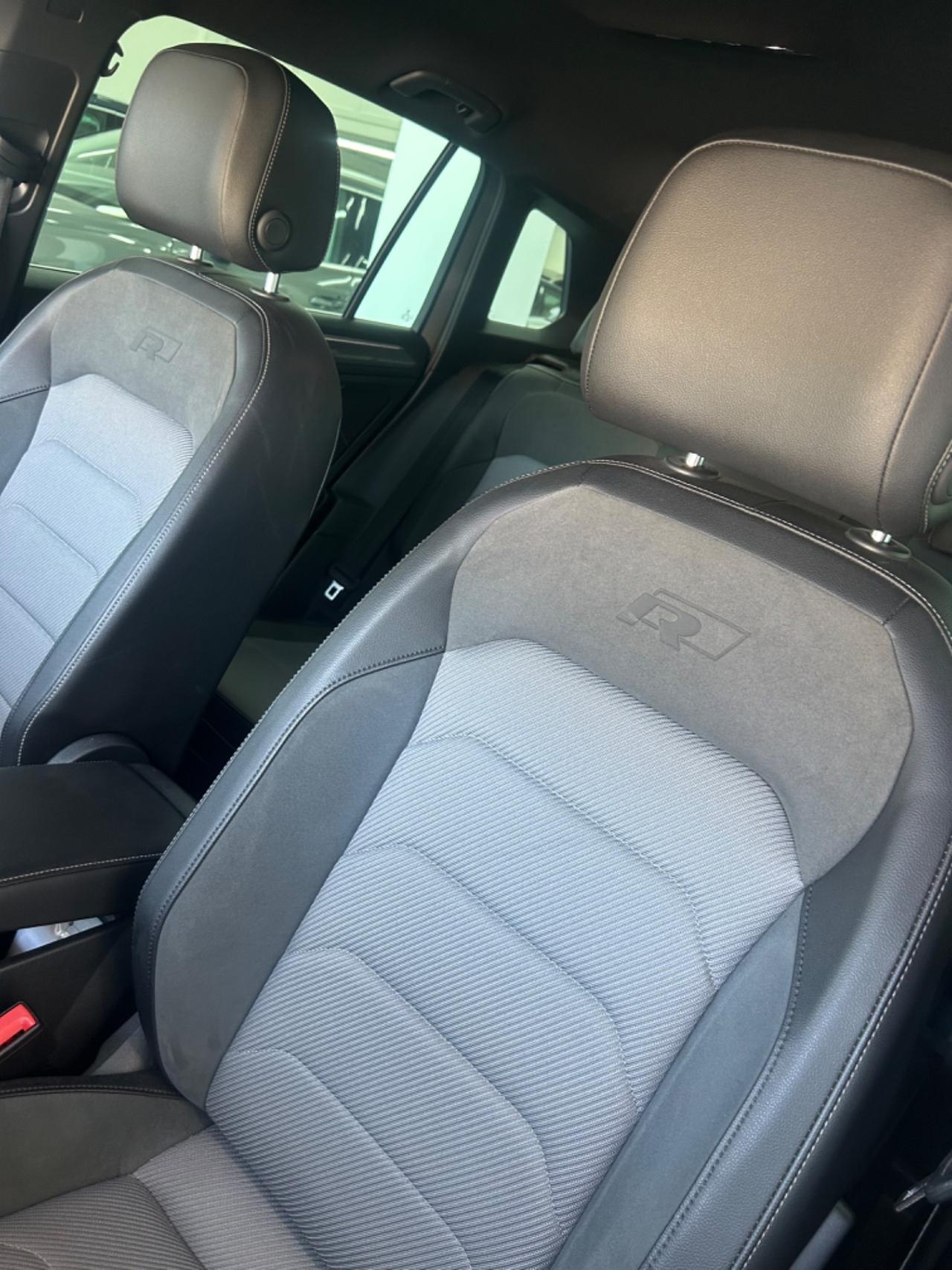 VW Tiguan 2.0 BiTDI DSG 4MOTION R-Line FINANZIABILE