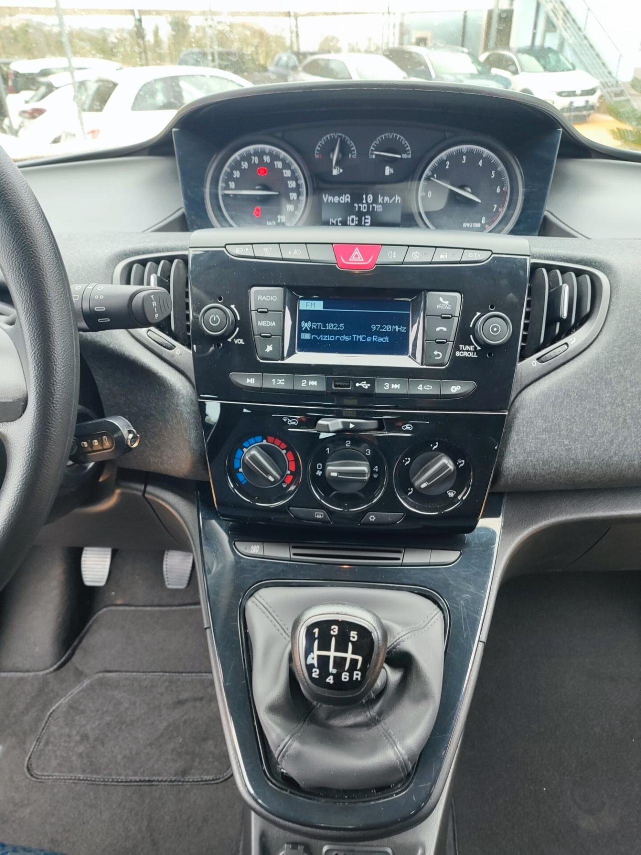 Lancia Ypsilon 1.0 FireFly 5 porte S&S Hybrid Gold