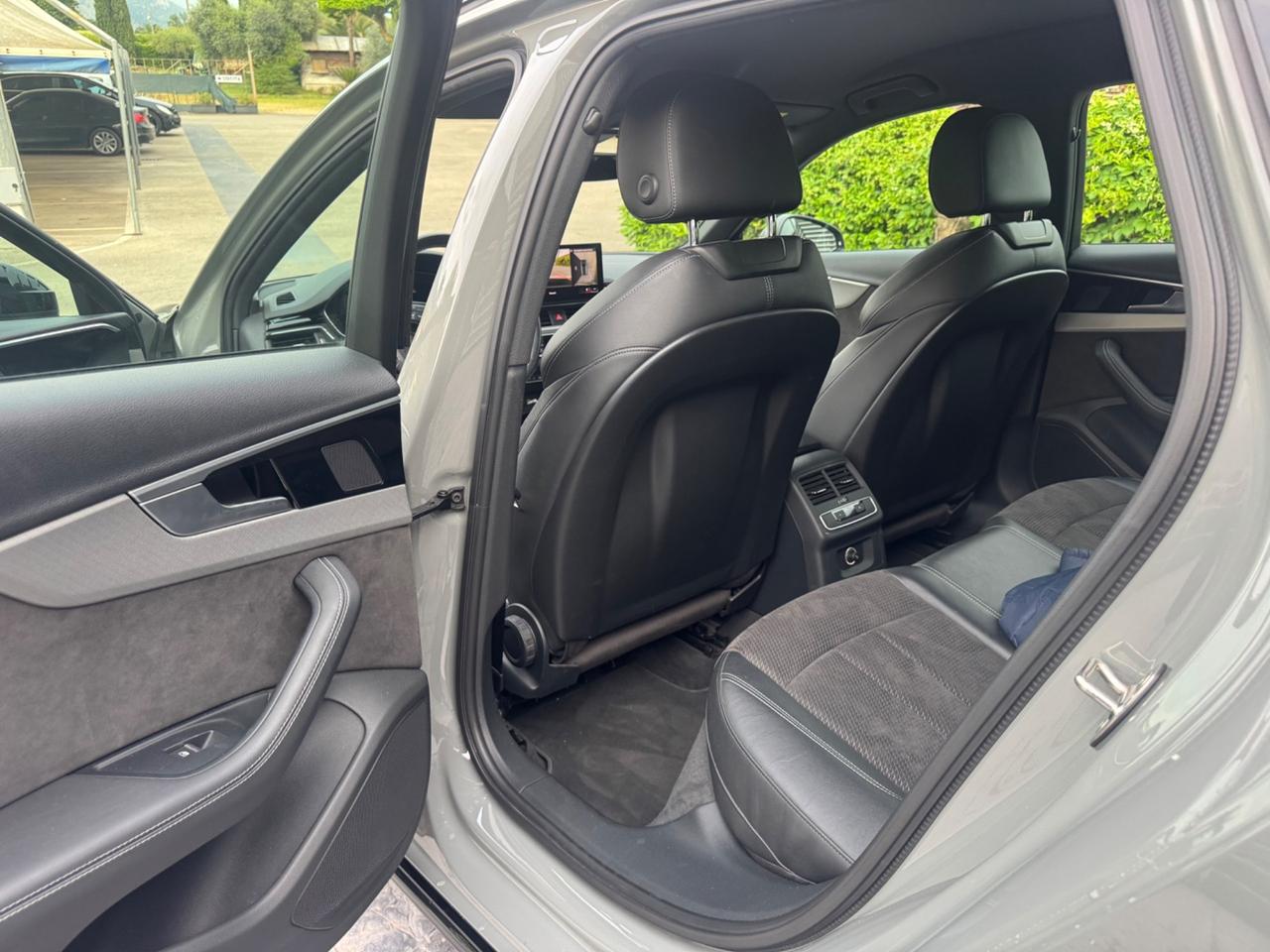 Audi A4 40 TDI quattro S tronic edition