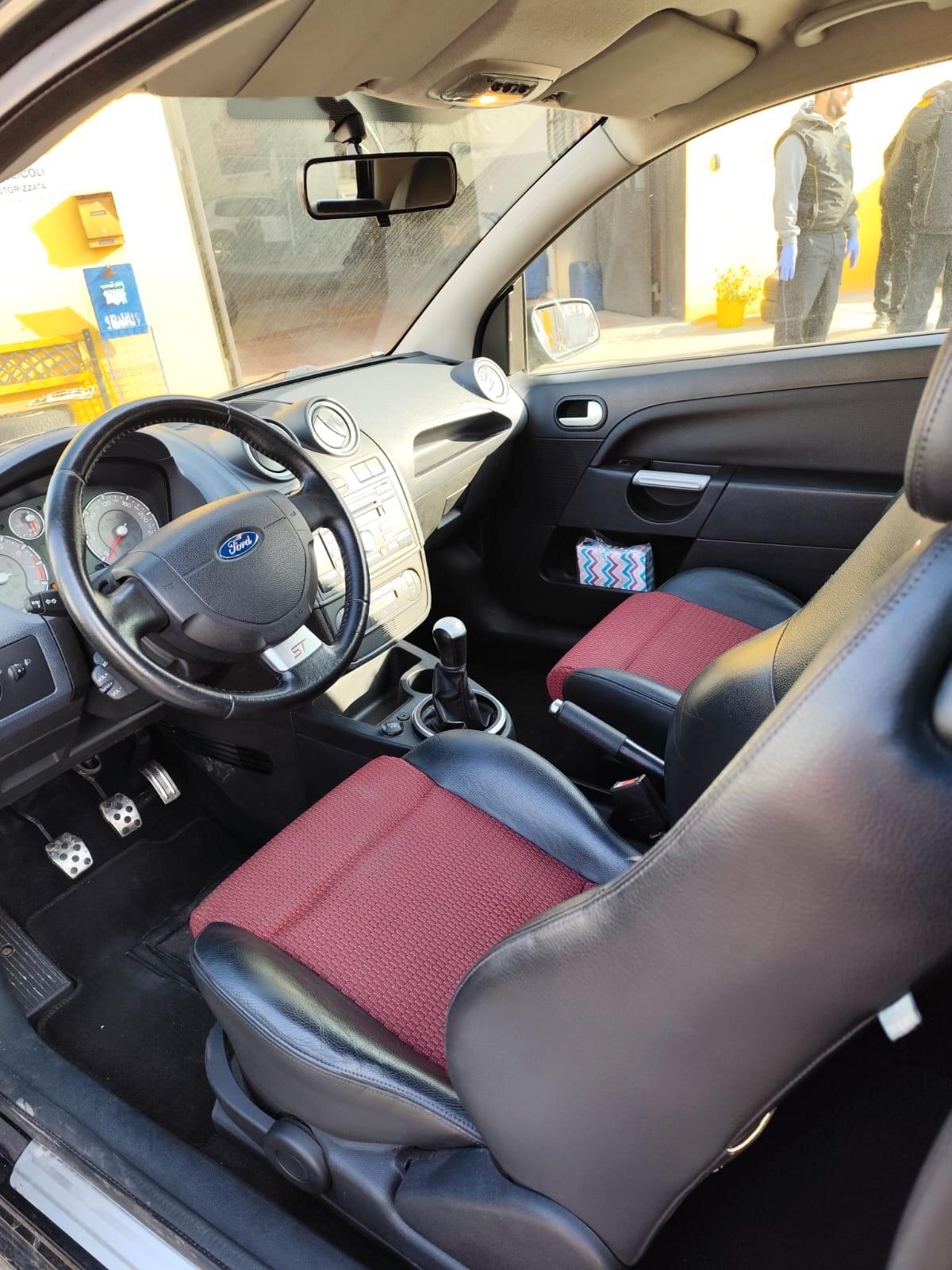 Ford Fiesta 2.0 16V 3p. ST