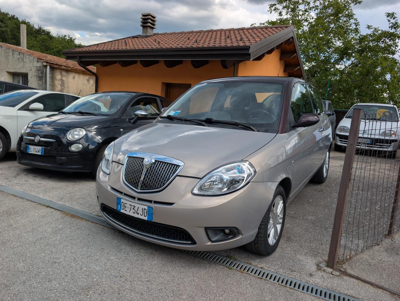 Lancia Ypsilon 1.3 MJT 75 CV Platino