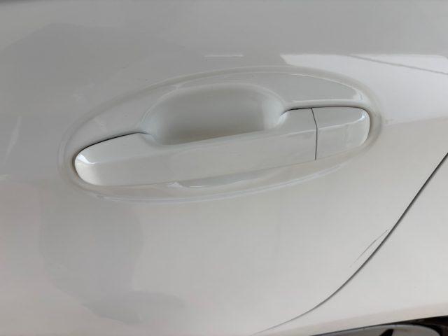 TOYOTA Yaris 1.5 Hybrid 5 porte AUTOMATICA OK NEOPATENTATI