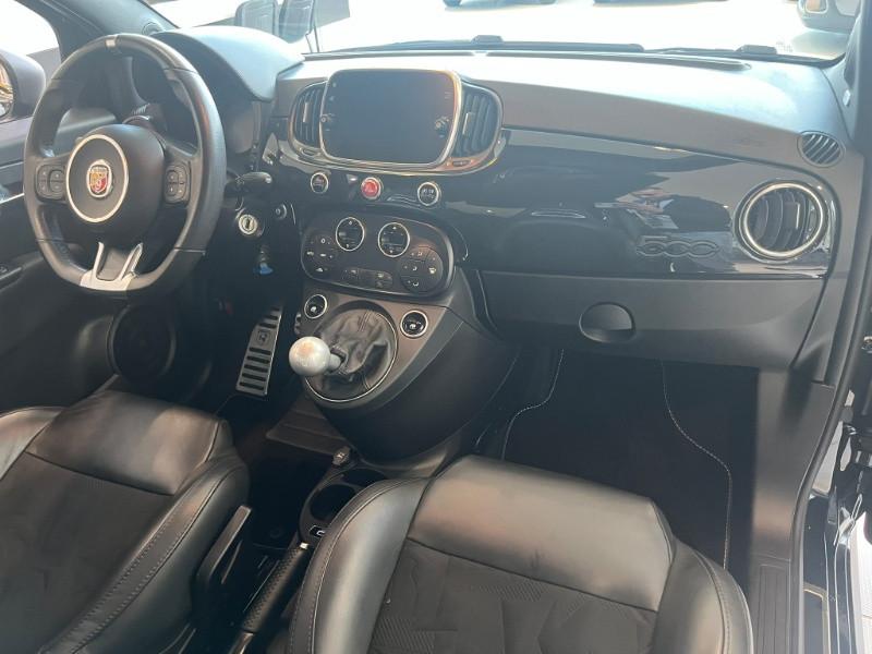 Abarth 595 1.4 Turbo T-Jet 165 CV Scorpioneoro