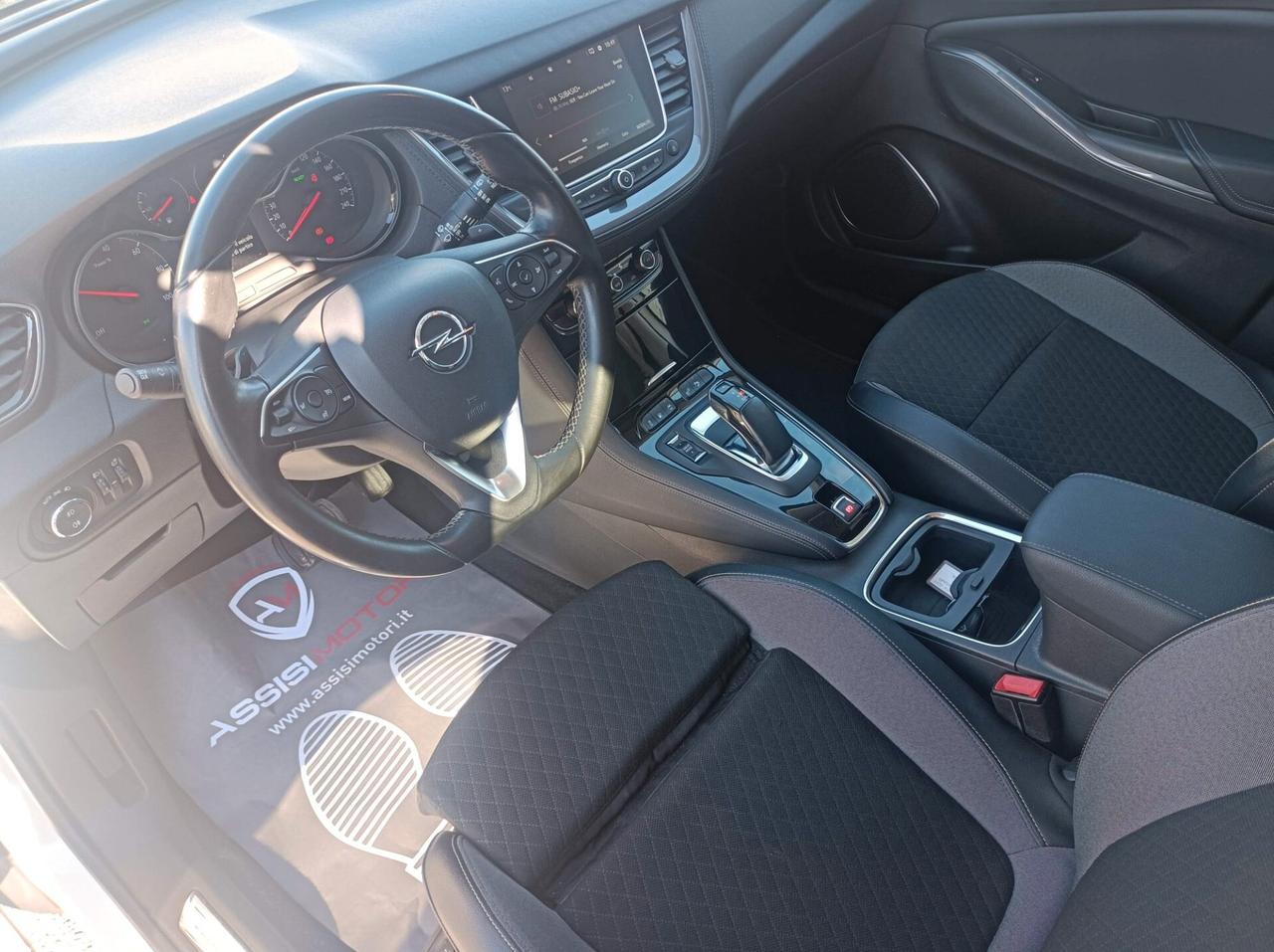 Opel Grandland X 1.6 Hybrid Plug-in aut. AWD Design Line