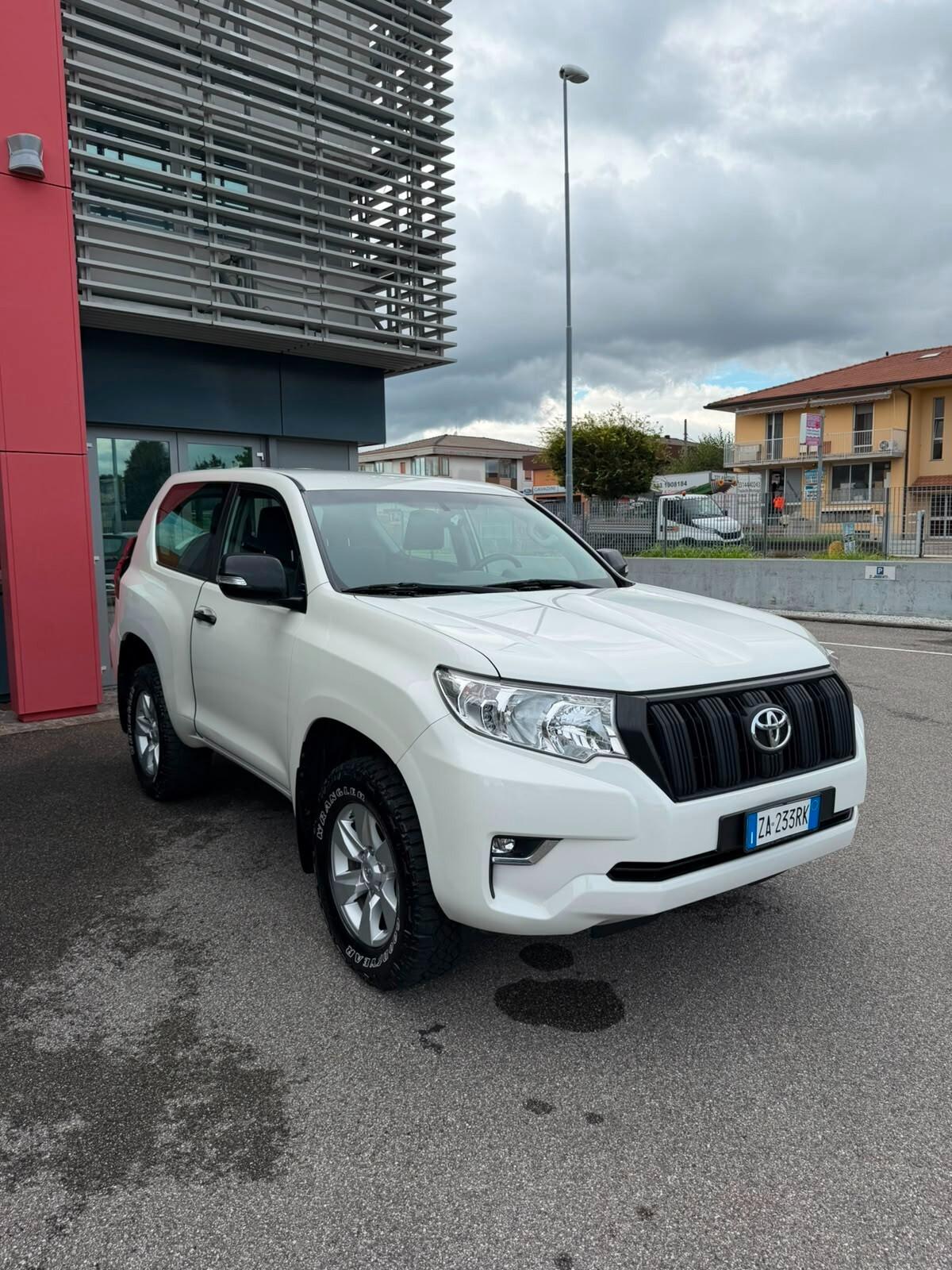 Toyota Land Cruiser 2.8 D4-D 3 porte Active GANCIO TRAINO 4X4 PASSO CORTO