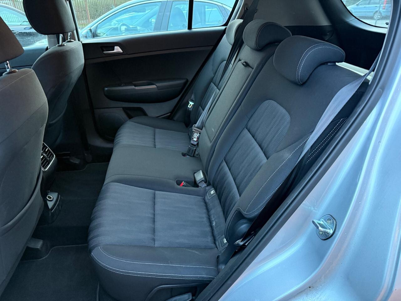 Sportage 1.6 crdi Business - Neopatentati