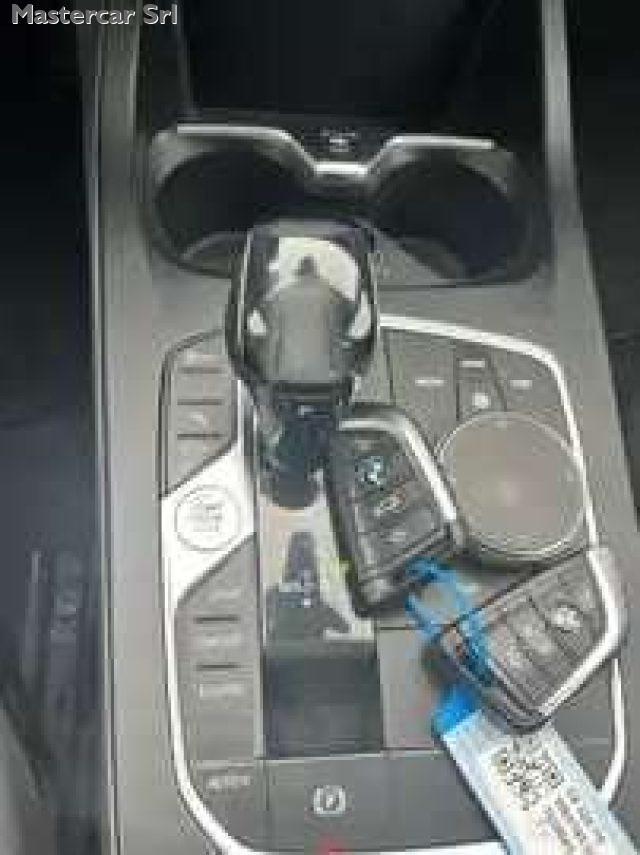 BMW 120 Serie 1 F40 120d xdrive Bus Adva auto GB628PB