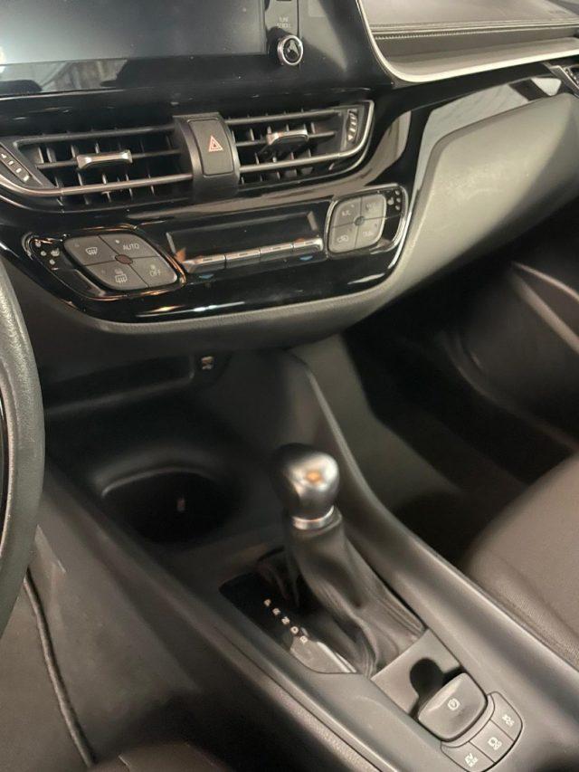 TOYOTA C-HR 1.8 Hybrid E-CVT Business