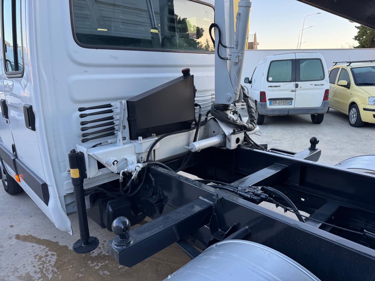 Iveco daily 35c15 7 posti ribaltabile e gru