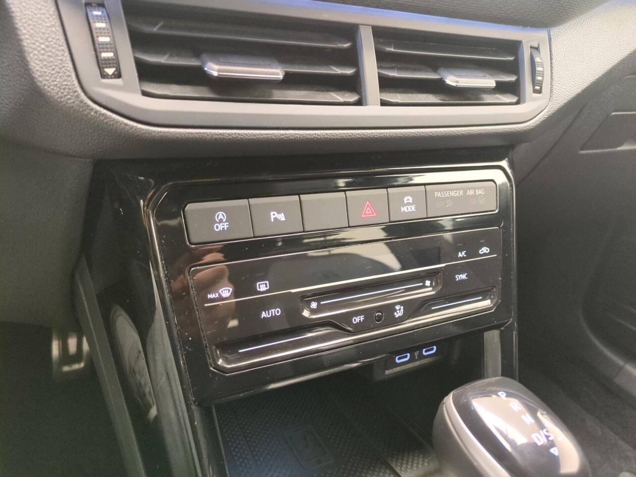 Volkswagen T-Cross 1.0 TSI 110 CV DSG R-LINE