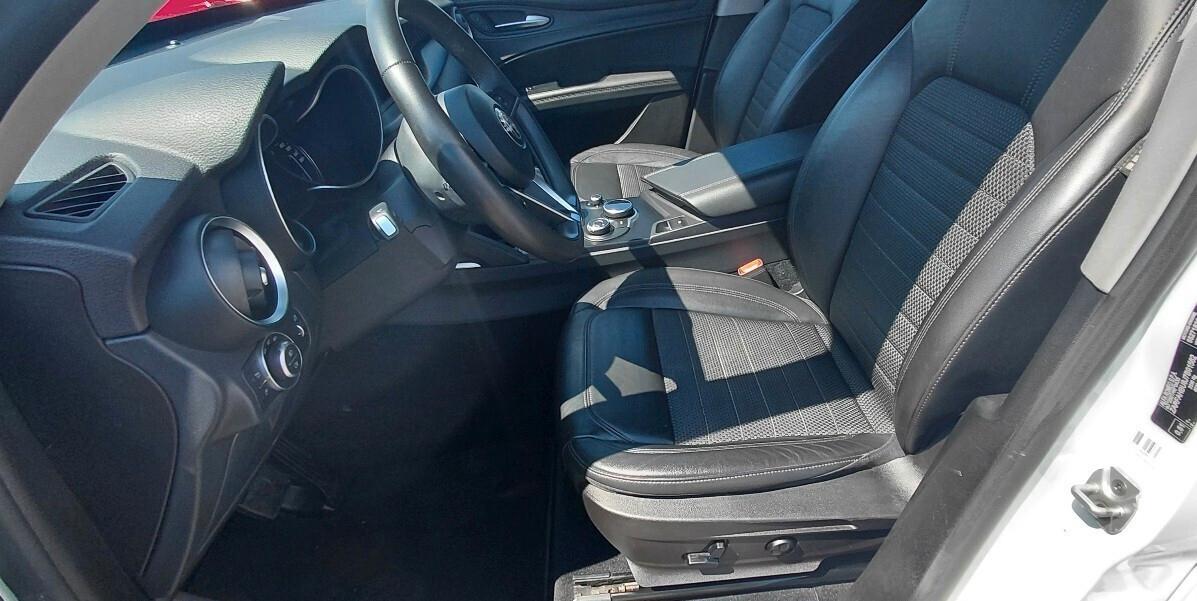 Alfa Romeo Stelvio 2.2 Turbodiesel 210 CV AT8 Q4 Executive