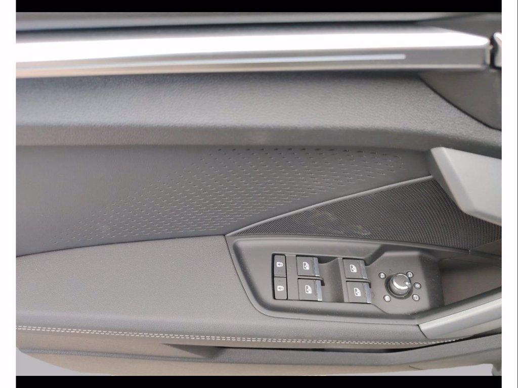 AUDI A3 allstreet 1.5 tfsi e identity contrast 204cv s-tronic del 2026