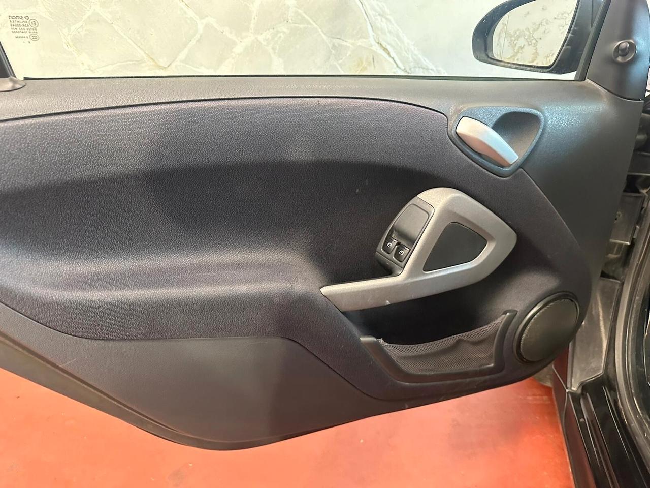 Smart ForTwo 1000 52 kW MHD pulse con SERVOSTERZO