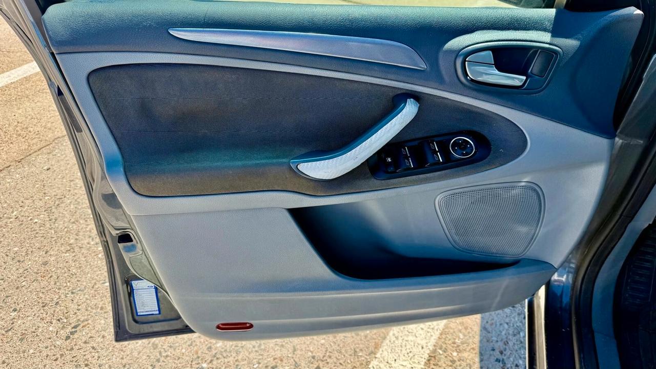 Ford S-Max 2.0 TDCi 140CV CON GANCIO TRAINO
