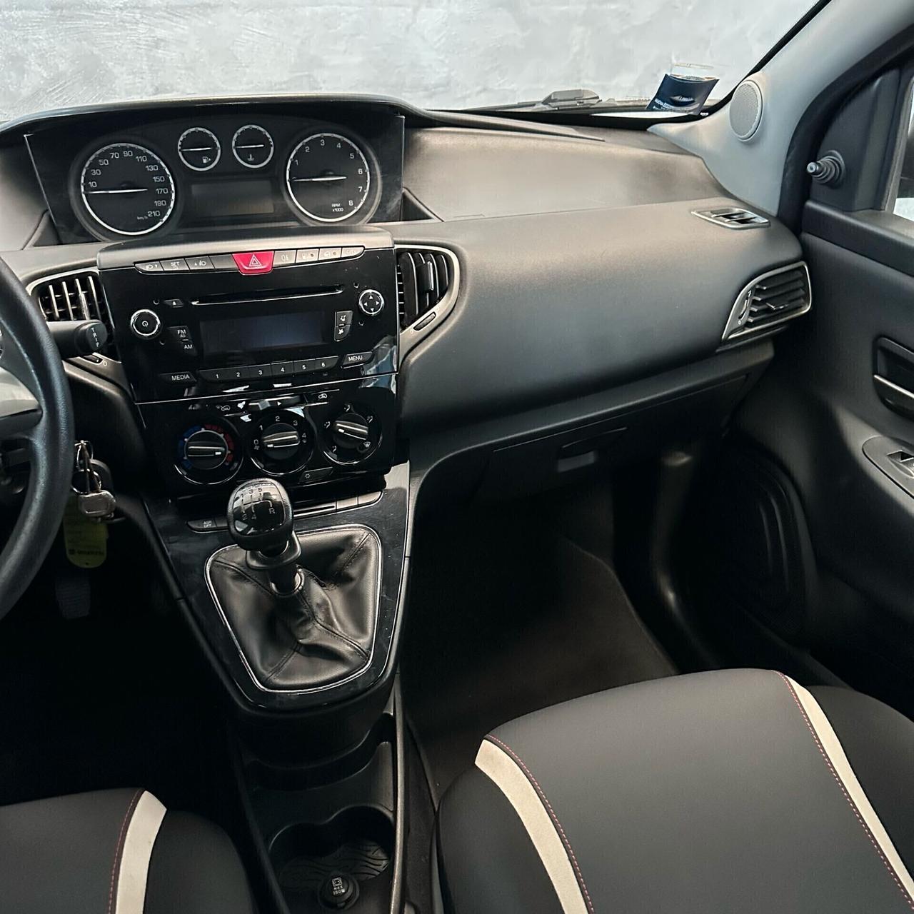 Lancia Ypsilon 1.2 69 CV 5 porte GPL Ecochic Elefantino GPL VALIDO FINO AL 2035