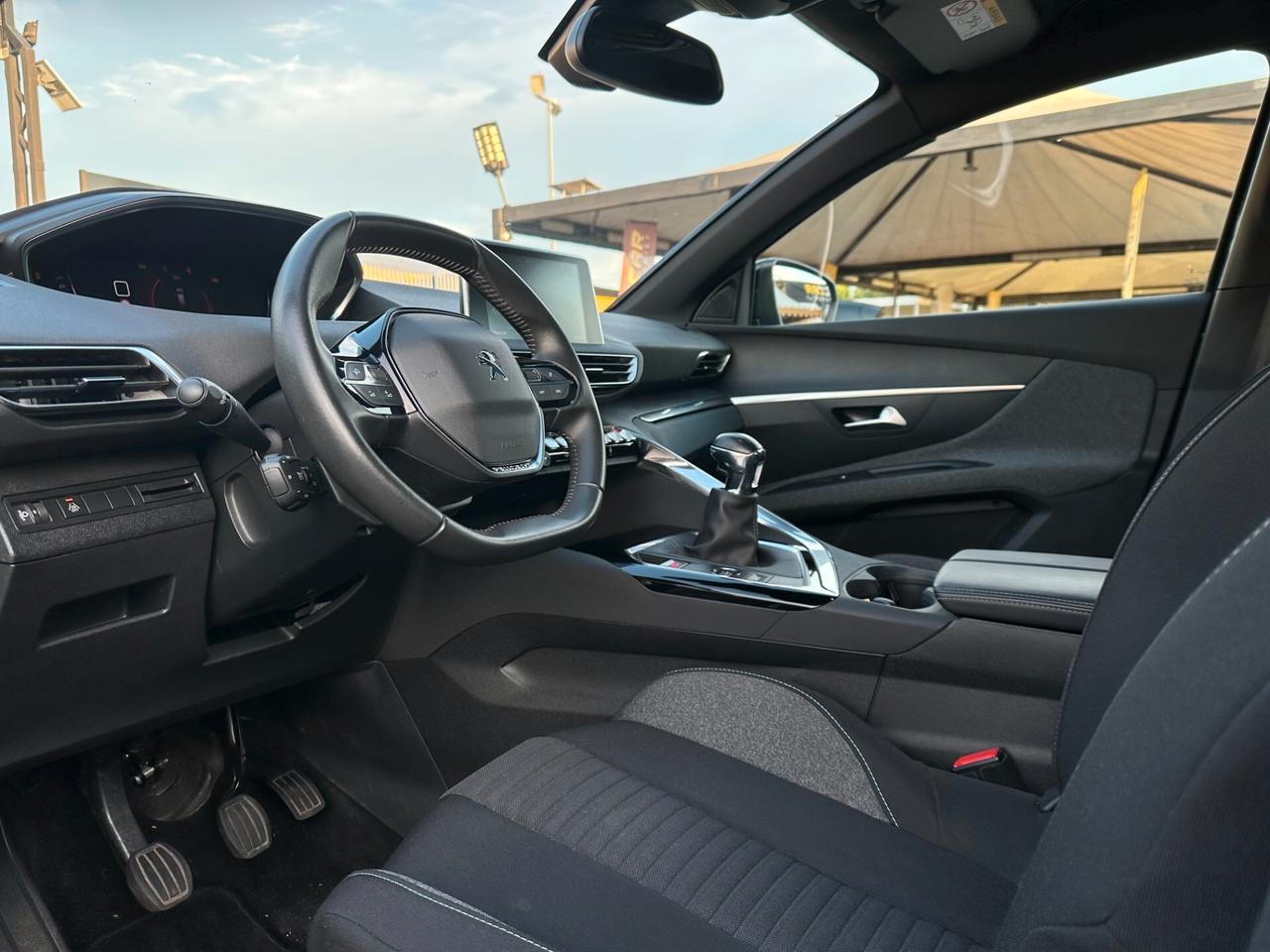 PEUGEOT 3008 PureTech Turbo 130 S&S EAT8 Active Pack