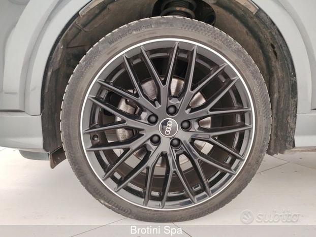 Audi Q2 35 TFSI S tronic Identity Black