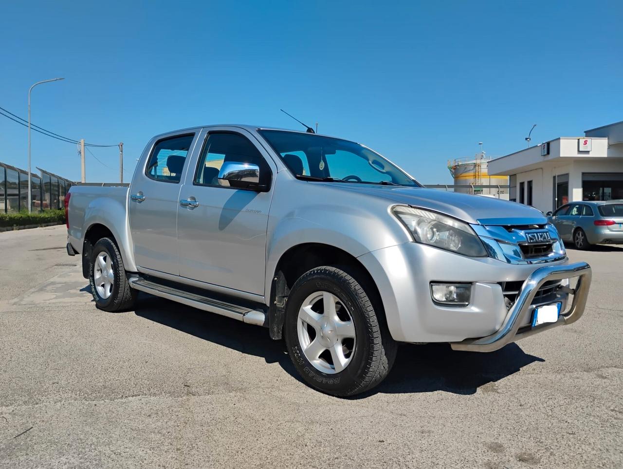 Isuzu D-Max 2.5 Dop Cab Quasar A/T 4WD GANCIO TRAINO